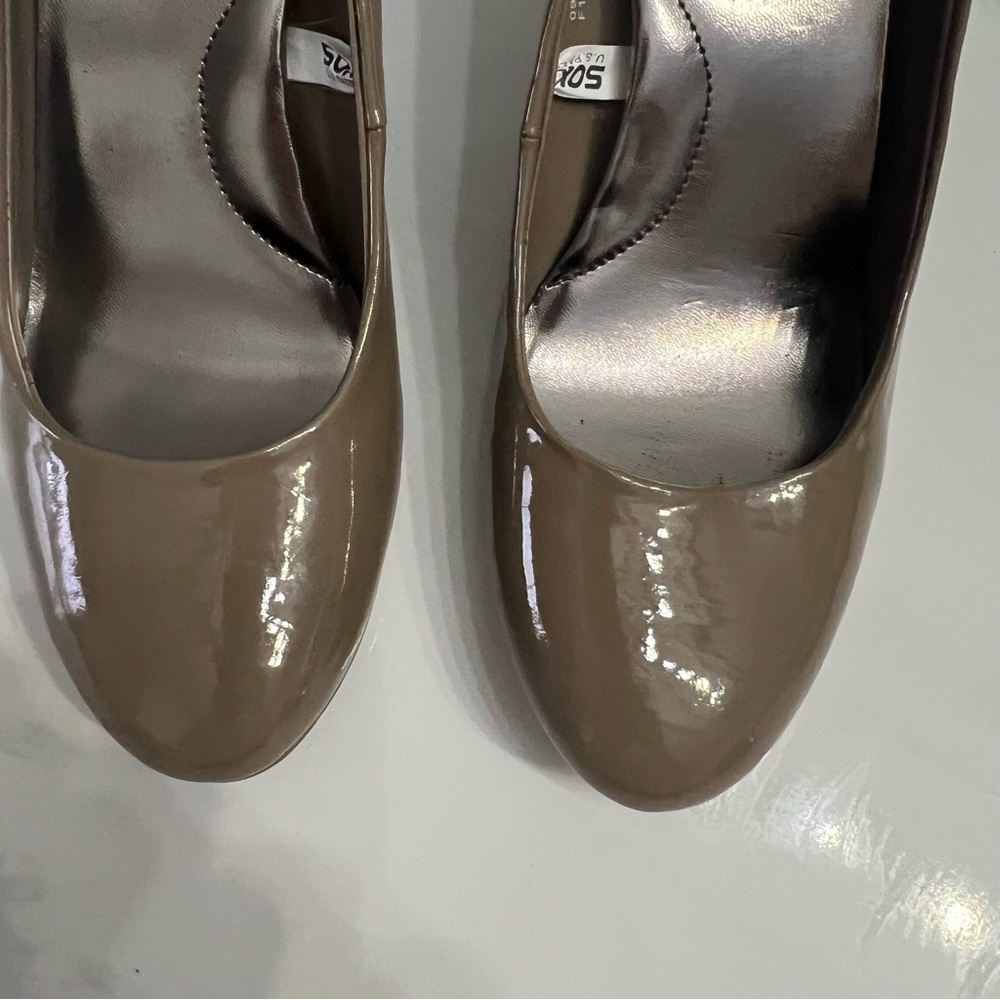 MERONA nude round toe 3in heels size 8 - Picture 3 of 8
